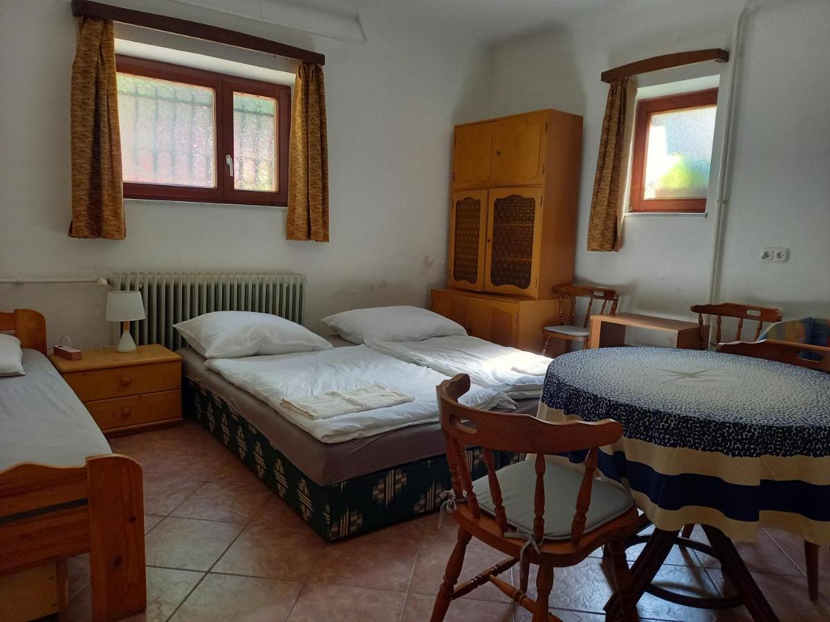 Flamingo Apartman Sopron Esterno foto