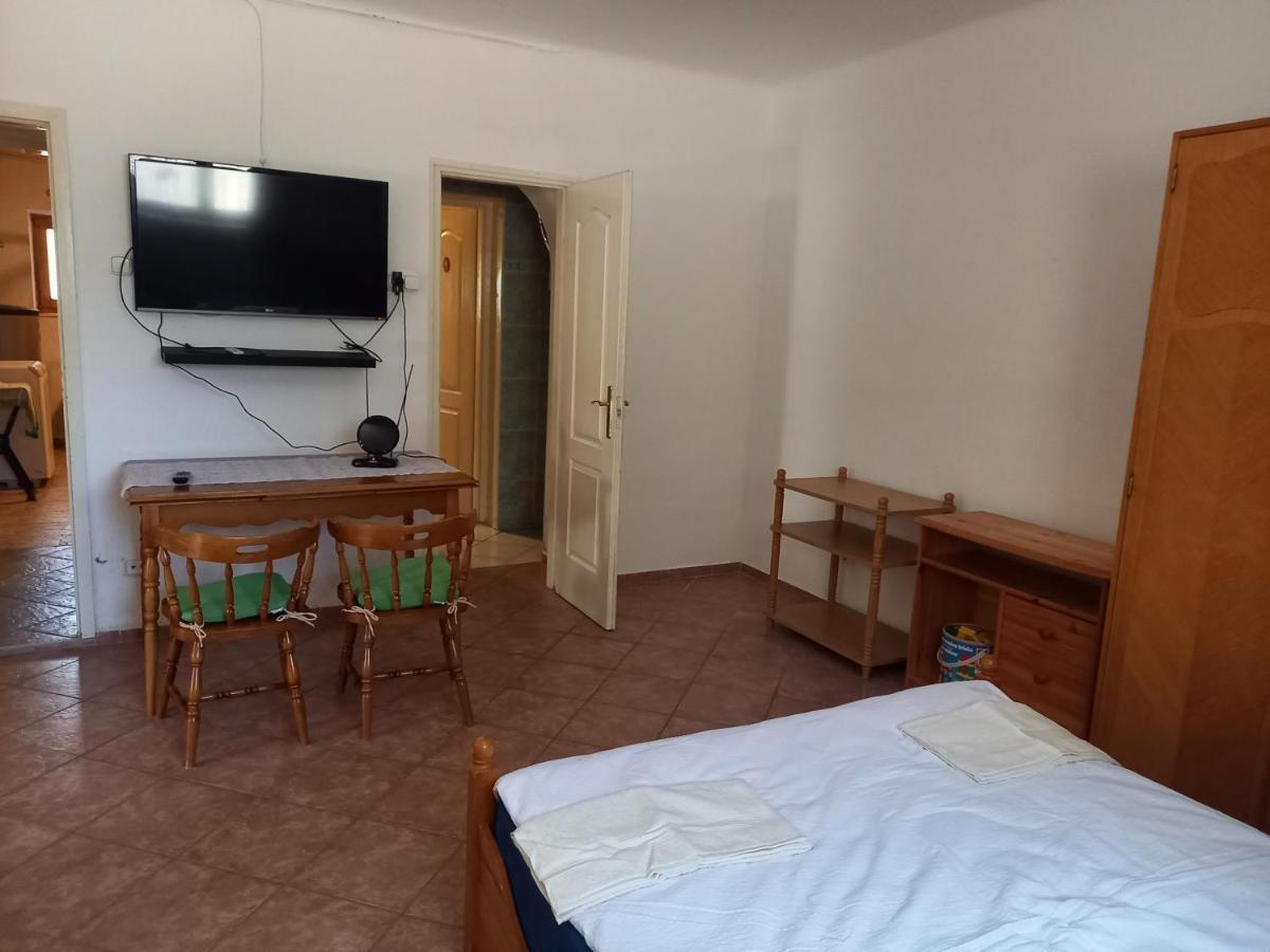 Flamingo Apartman Sopron Esterno foto